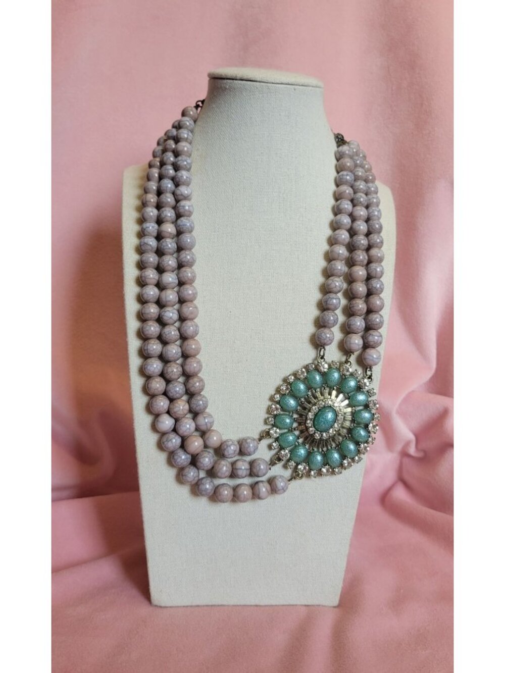 Two-toned elegant layered 3 strand round beaded rhinestone costume necklace N1F